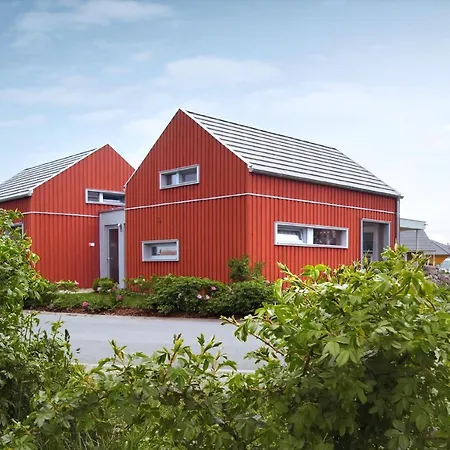 Дом отдыха Familienfreundliches Haus Mit Terrasse Und Garten Циров