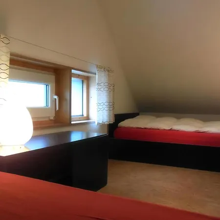 Familienfreundliches Haus Mit Terrasse Und Garten Дом отдыха Циров
